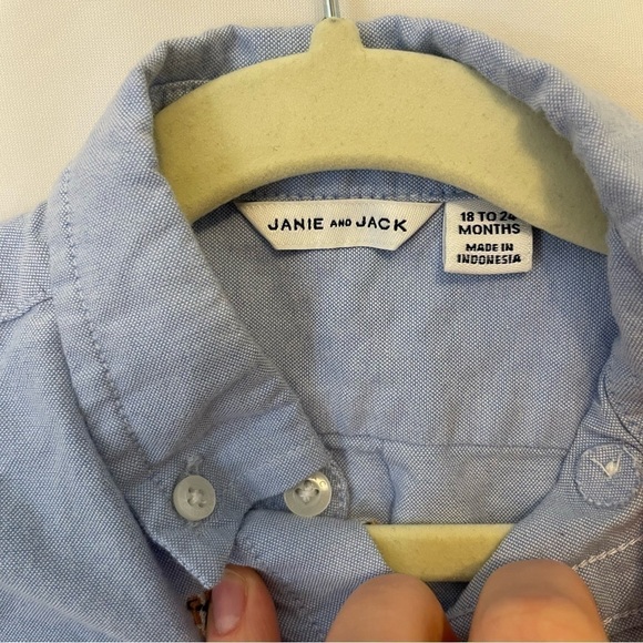 NWOT Janie and Jack bulldogs Oxford button up shirt. Size: 18-24 months - Picture 4 of 4